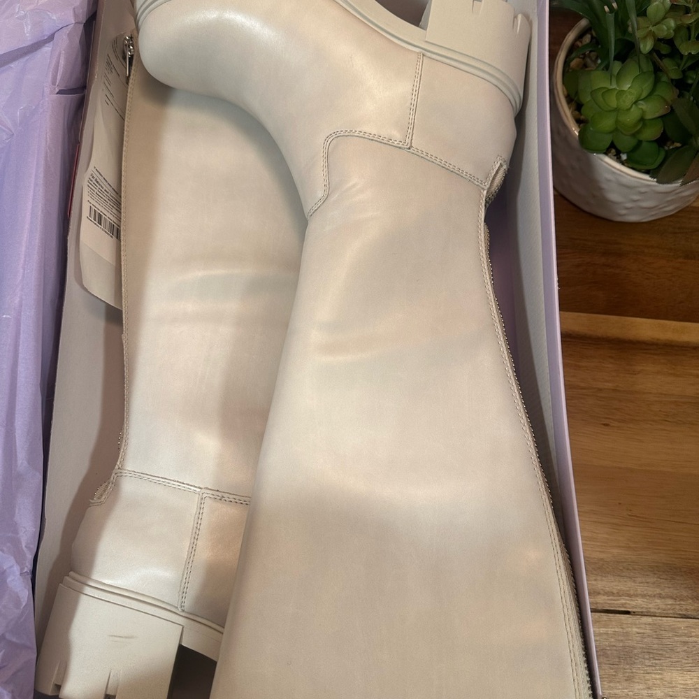 Madden Girl Stylish Women's Knee-High Boots - Cream and Tan